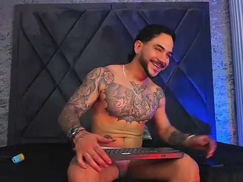 DanteDonovan  online show from July 6, 10:56 pm