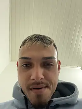 Snapshot of Erick_Santos39 chatting on June 26, 8:57 pm Erick Santos39 online show from June 26, 8:57 pm
