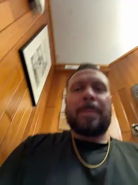 Snapshot of HotMiamiGuy chatting on May 30, 9:23 pm HotMiamiGuy online show from May 30, 9:23 pm