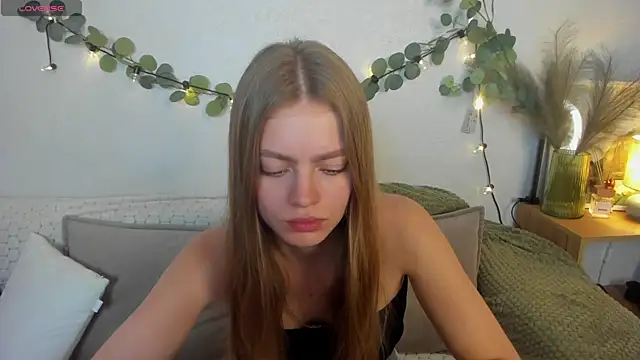 EmillyStarr online show from June 29, 6:41 am
