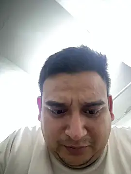 Snapshot of Gian98luck chatting on July 15, 7:24 am Gian98luck online show from July 15, 7:24 am