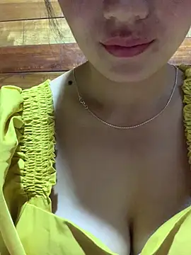 Snapshot of bana007 chatting on July 4, 10:27 pm bana007 online show from July 4, 10:27 pm