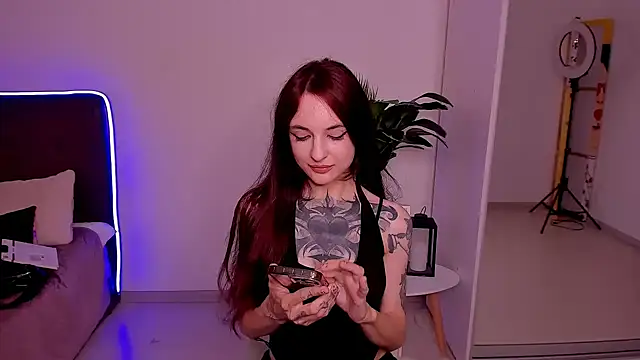 Snapshot of Mila_rosse45 chatting on June 27, 1:50 pm Mila rosse45 online show from June 27, 1:50 pm