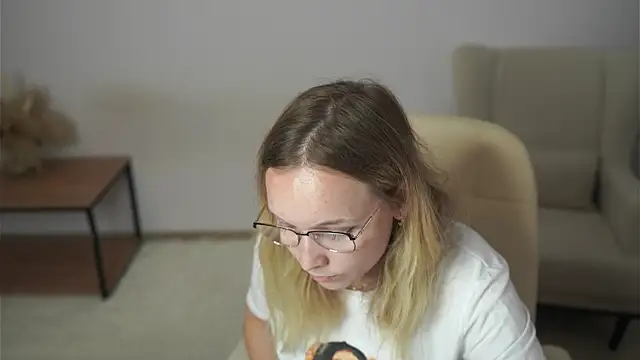 Snapshot of OraliaRokusek chatting on July 6, 3:03 pm OraliaRokusek online show from July 6, 3:03 pm