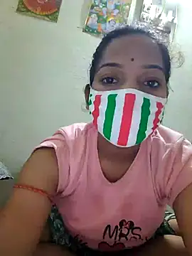 Snapshot of HOT_hanyi chatting on July 4, 6:52 am HOT hanyi online show from July 4, 6:52 am