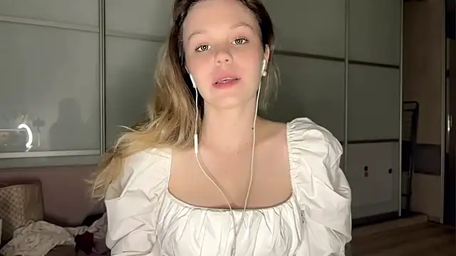 Snapshot of RoziDozi chatting on July 1, 1:34 pm RoziDozi online show from July 1, 1:34 pm