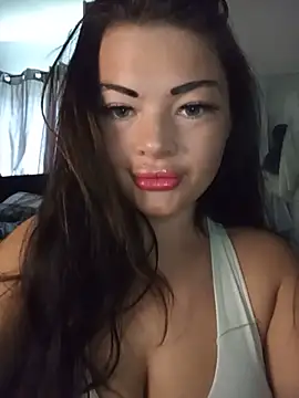 Snapshot of Curveyqueenn chatting on July 2, 12:11 pm Curveyqueenn online show from July 2, 12:11 pm