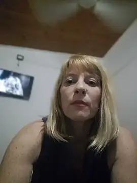 Snapshot of CarmenAmorosa chatting on July 18, 1:15 pm CarmenAmorosa online show from July 18, 1:15 pm