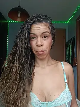 Snapshot of Cabocla_BR chatting on July 4, 11:49 am Cabocla BR online show from July 4, 11:49 am