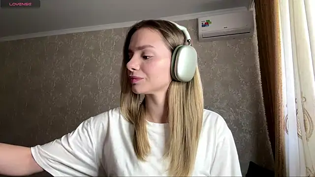 Snapshot of DorianRamsden chatting on July 4, 7:25 am DorianRamsden online show from July 4, 7:25 am