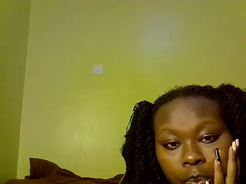 Snapshot of Lunakapshee chatting on July 6, 12:29 am Lunakapshee online show from July 6, 12:29 am