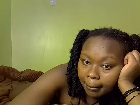 Snapshot of Lunakapshee chatting on July 6, 2:47 pm Lunakapshee online show from July 6, 2:47 pm