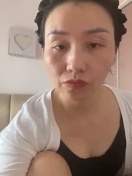 Snapshot of yin25678 chatting on July 14, 7:24 am yin25678 online show from July 14, 7:24 am