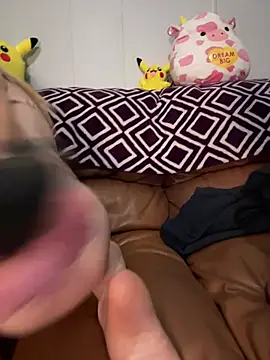 Snapshot of Masqueradeblonde69 chatting on July 21, 2:14 am Masqueradeblonde69 online show from July 21, 2:14 am