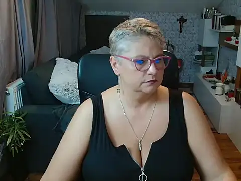 Snapshot of NewHellen4you chatting on July 2, 7:31 pm NewHellen4you online show from July 2, 7:31 pm