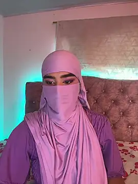 Snapshot of Aisha-Zayed chatting on July 3, 7:31 pm Aisha-Zayed online show from July 3, 7:31 pm