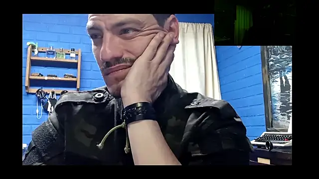 Snapshot of Andre_White chatting on July 7, 5:50 pm Andre White online show from July 7, 5:50 pm