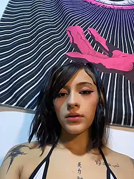 Snapshot of karolCozmo chatting on July 3, 7:04 am karolCozmo online show from July 3, 7:04 am