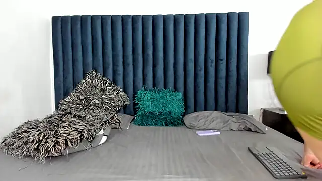 Snapshot of Sam_Roos chatting on July 9, 7:29 pm Sam Roos online show from July 9, 7:29 pm