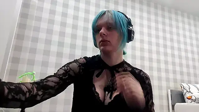 Snapshot of ZolaCoonradt chatting on July 8, 1:48 pm ZolaCoonradt online show from July 8, 1:48 pm