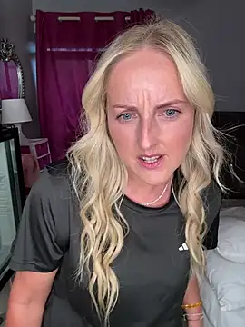 SexySophiex online show from July 25, 7:55 pm