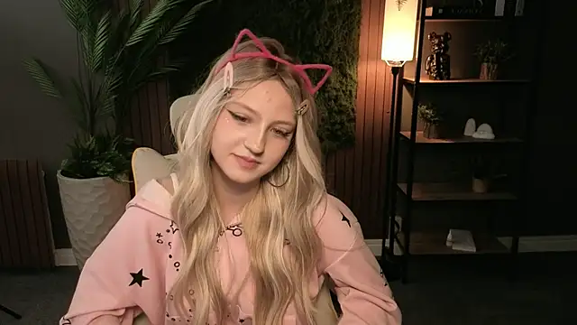 Snapshot of Aliselle chatting on July 5, 1:40 pm Aliselle online show from July 5, 1:40 pm