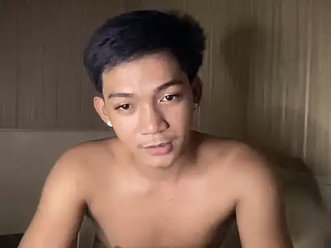 YourcumBoy77 online show from July 11, 1:36 pm