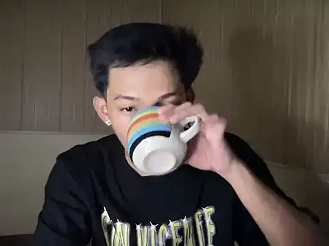 YourcumBoy77 online show from July 12, 1:35 pm