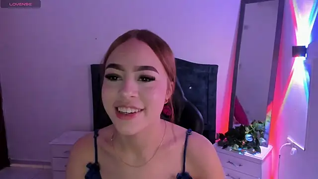 Snapshot of zaharavela_ chatting on July 31, 8:41 pm zaharavela online show from July 31, 8:41 pm