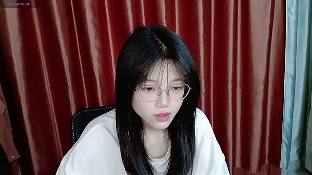 Snapshot of Elowen-6 chatting on July 14, 2:38 am Elowen-6 online show from July 14, 2:38 am