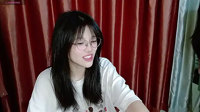 Snapshot of Elowen-6 chatting on July 14, 11:16 am Elowen-6 online show from July 14, 11:16 am