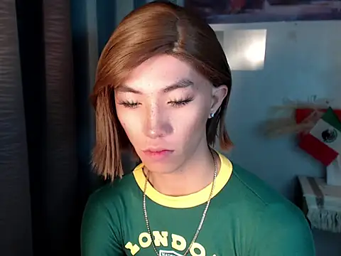 Snapshot of urasianfairyxx chatting on July 7, 6:47 am urasianfairyxx online show from July 7, 6:47 am