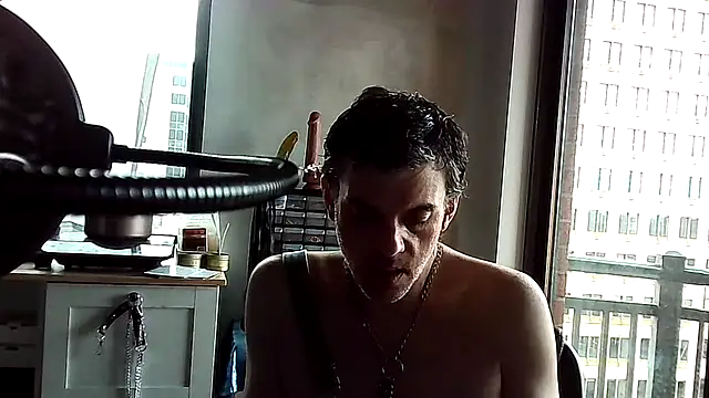 Snapshot of mikey-s-cort chatting on July 10, 12:04 am mikey-s-cort online show from July 10, 12:04 am