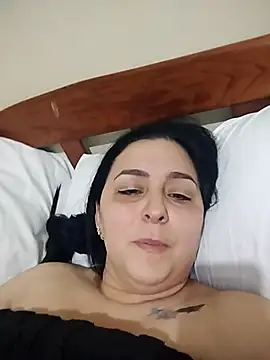 Snapshot of valeria1883 chatting on July 7, 2:21 pm valeria1883 online show from July 7, 2:21 pm