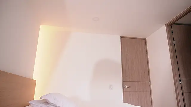 Snapshot of Veymont_ chatting on July 7, 7:18 pm Veymont online show from July 7, 7:18 pm