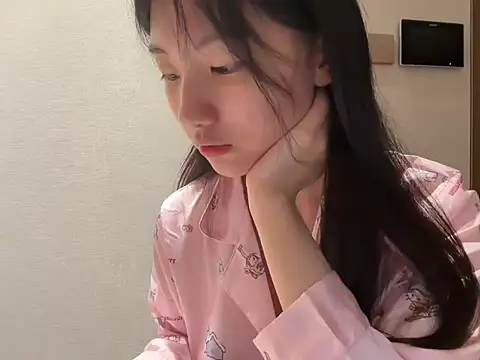 miumikkkki online show from July 7, 11:25 am