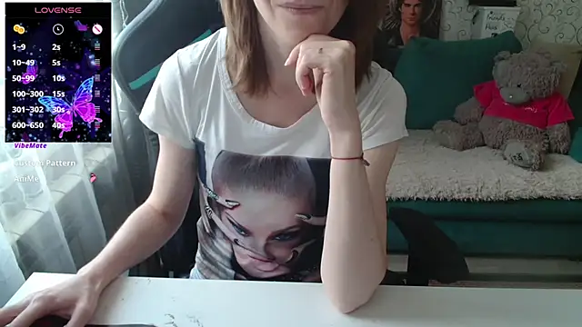 Snapshot of __Alisa__ chatting on July 6, 2:14 pm Alisa online show from July 6, 2:14 pm
