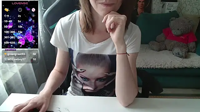 Snapshot of __Alisa__ chatting on July 6, 3:03 pm Alisa online show from July 6, 3:03 pm