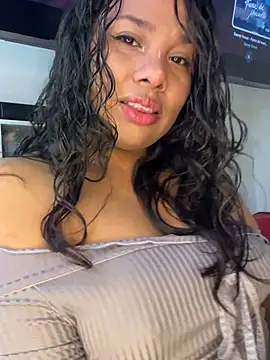 Rashell1 Queen online show from July 9, 1:15 pm