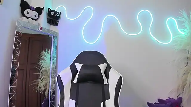 CarolineEvanss 11 online show from July 11, 3:20 am