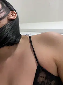 Snapshot of GiaOwens_ chatting on July 15, 7:52 pm GiaOwens online show from July 15, 7:52 pm