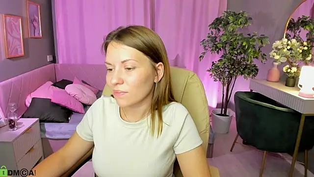 Kira Miragee online show from July 14, 4:17 am