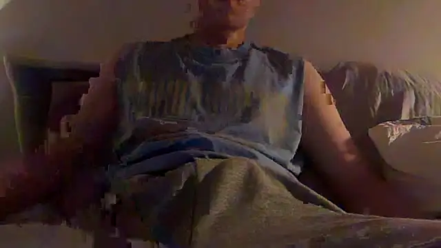 Snapshot of thatguy02020 chatting on July 18, 3:44 am thatguy02020 online show from July 18, 3:44 am
