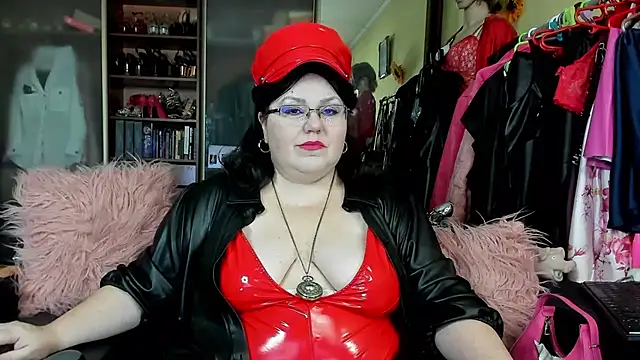 KaryQueen online show from February 14, 4:41 pm