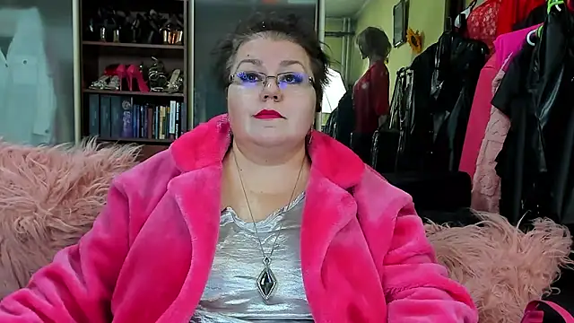 KaryQueen online show from February 22, 5:02 pm