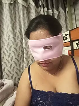 Janu-hot1 online show from August 6, 8:44 pm
