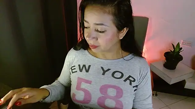 Snapshot of lispetite chatting on February 27, 6:35 am lispetite online show from February 27, 6:35 am