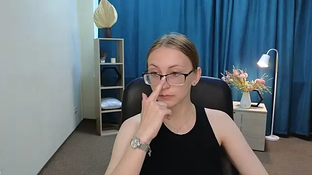Snapshot of AlonaGolembeski chatting on July 14, 5:12 am AlonaGolembeski online show from July 14, 5:12 am