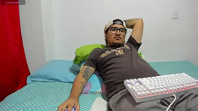 Axel hornyy online show from July 15, 5:23 am