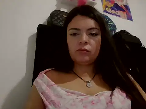 samygarces32 online show from July 22, 8:44 pm